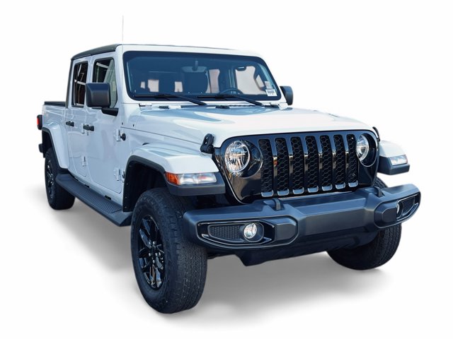 Used 2022 Jeep Gladiator - photo 2