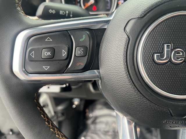 Used 2023 Jeep Gladiator - photo 20