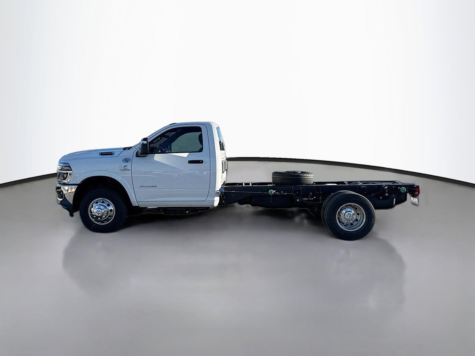 New 2026 Ram 3500 - photo 5