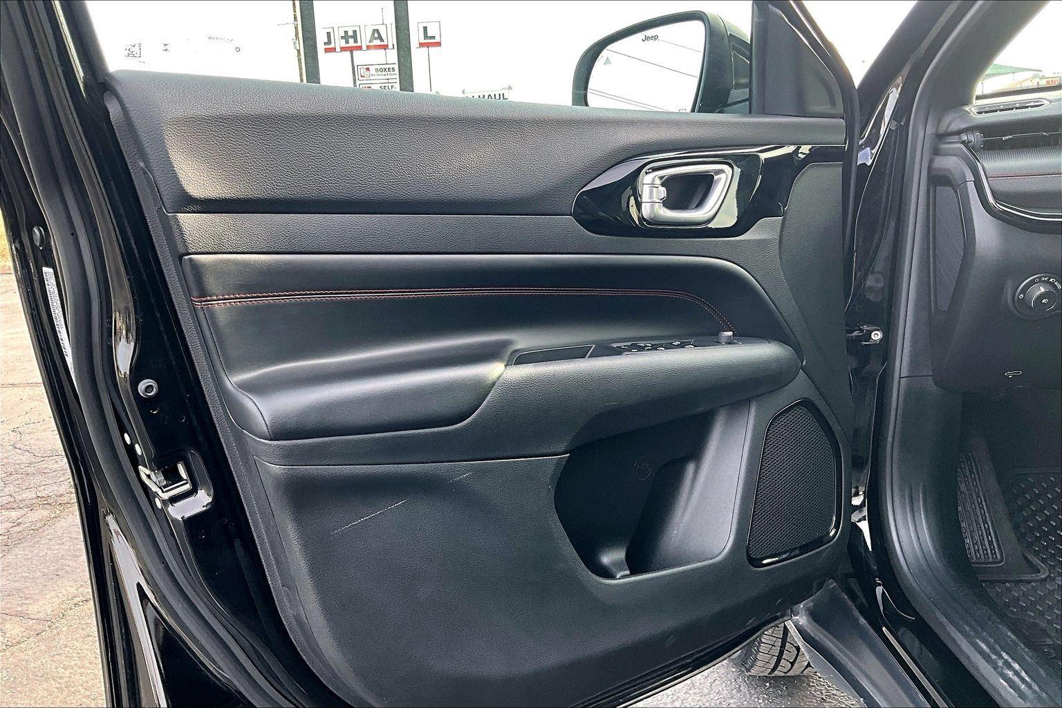 Used 2024 Jeep Compass - photo 20