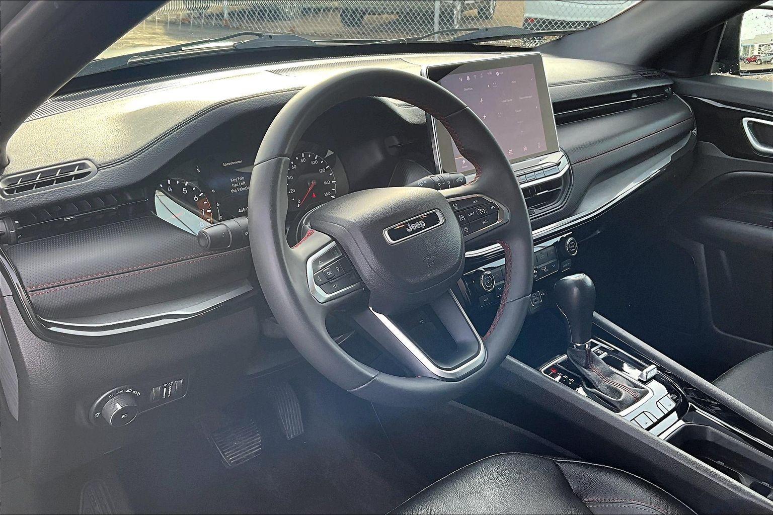 Used 2024 Jeep Compass - photo 10