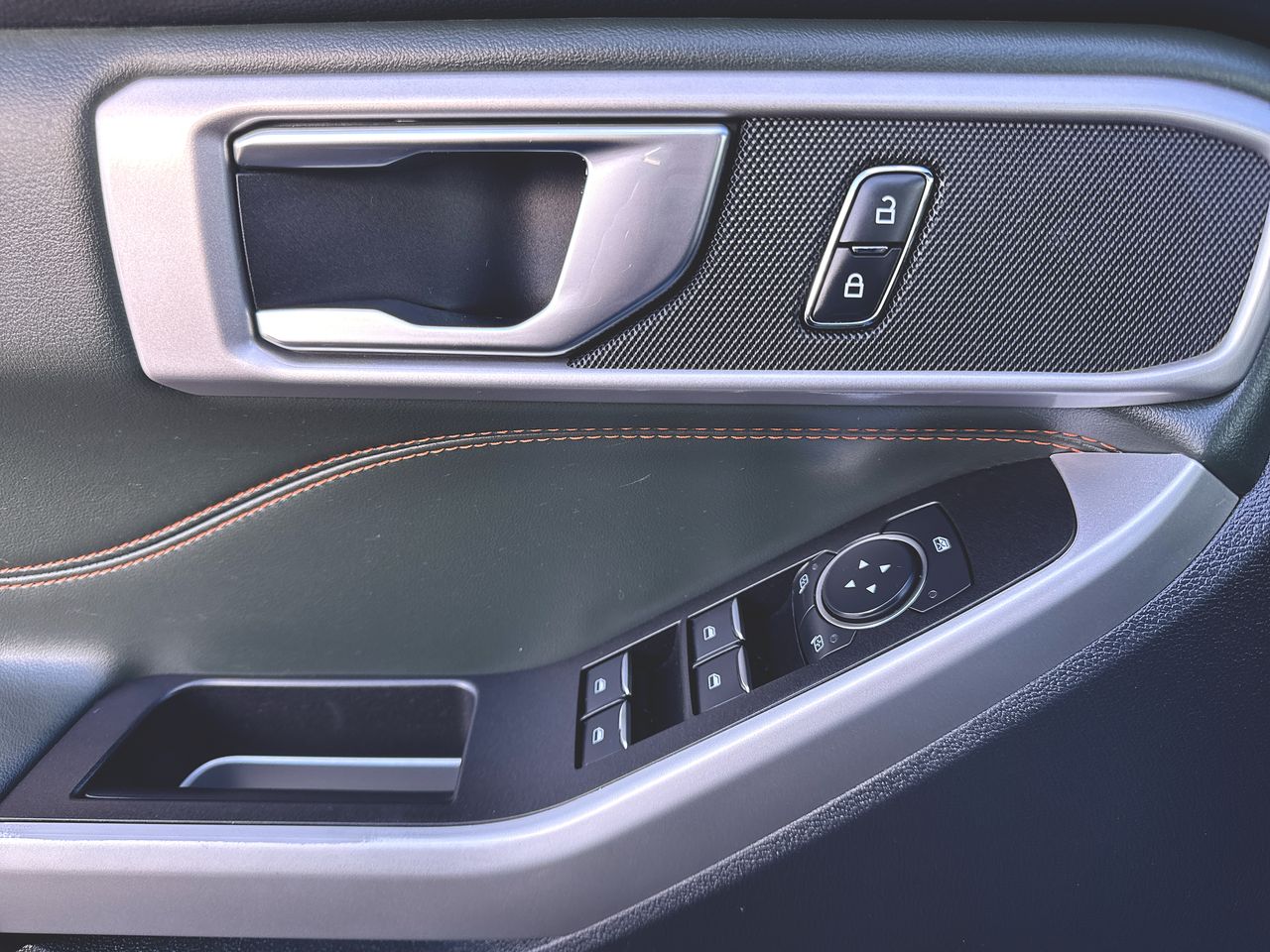 Used 2021 Ford Explorer - photo 26