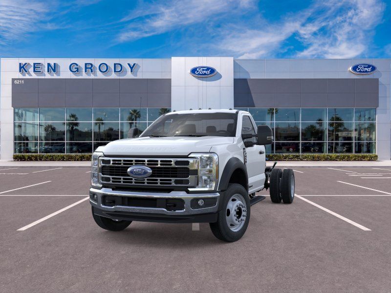 New 2025 Ford F-450 - photo 2