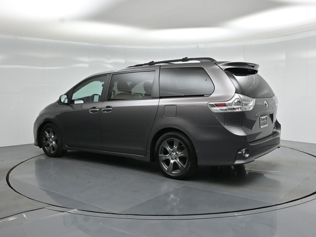 Used 2017 Toyota Sienna - photo 7