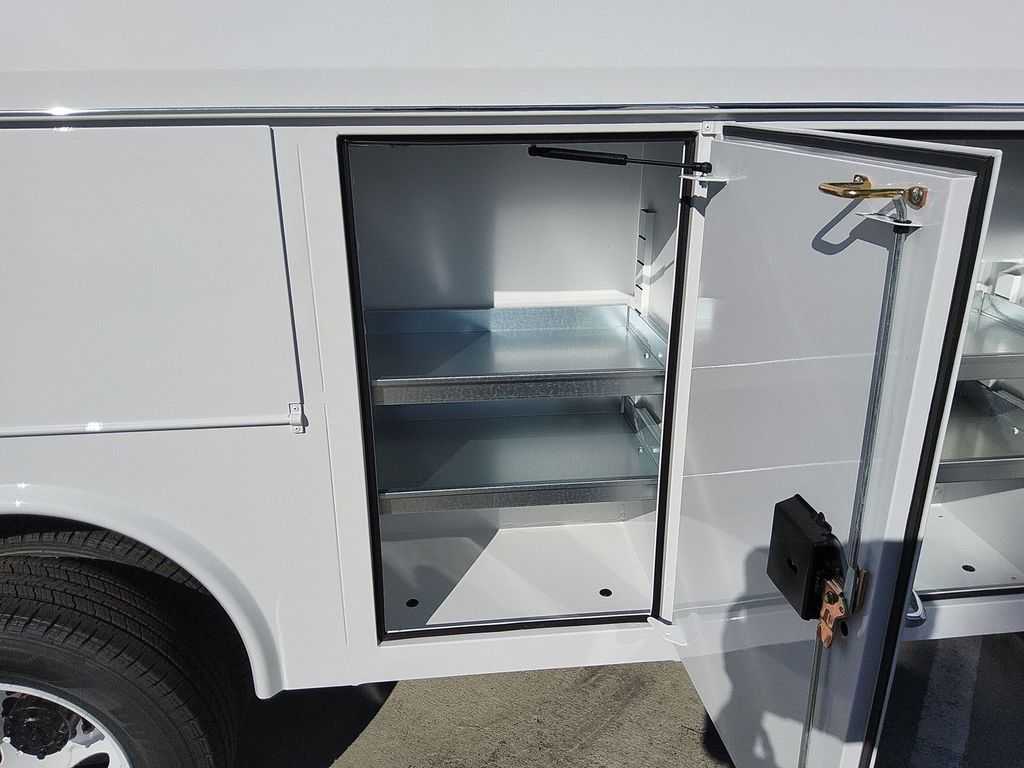 New 2026 Ford E-350 - photo 20