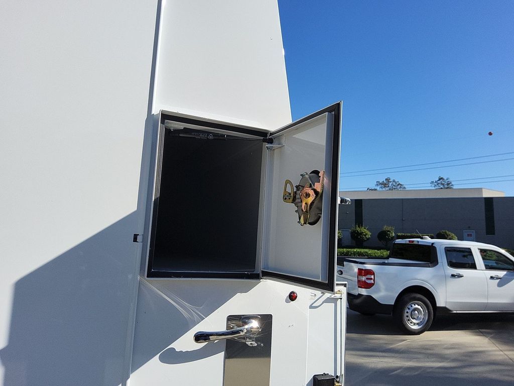 New 2026 Ford E-350 - photo 31