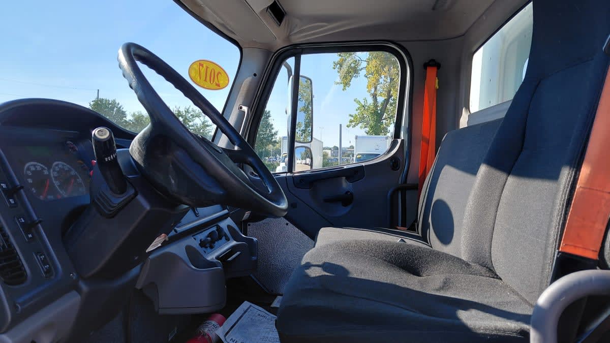 Used 2017 Freightliner M2 106 - photo 9