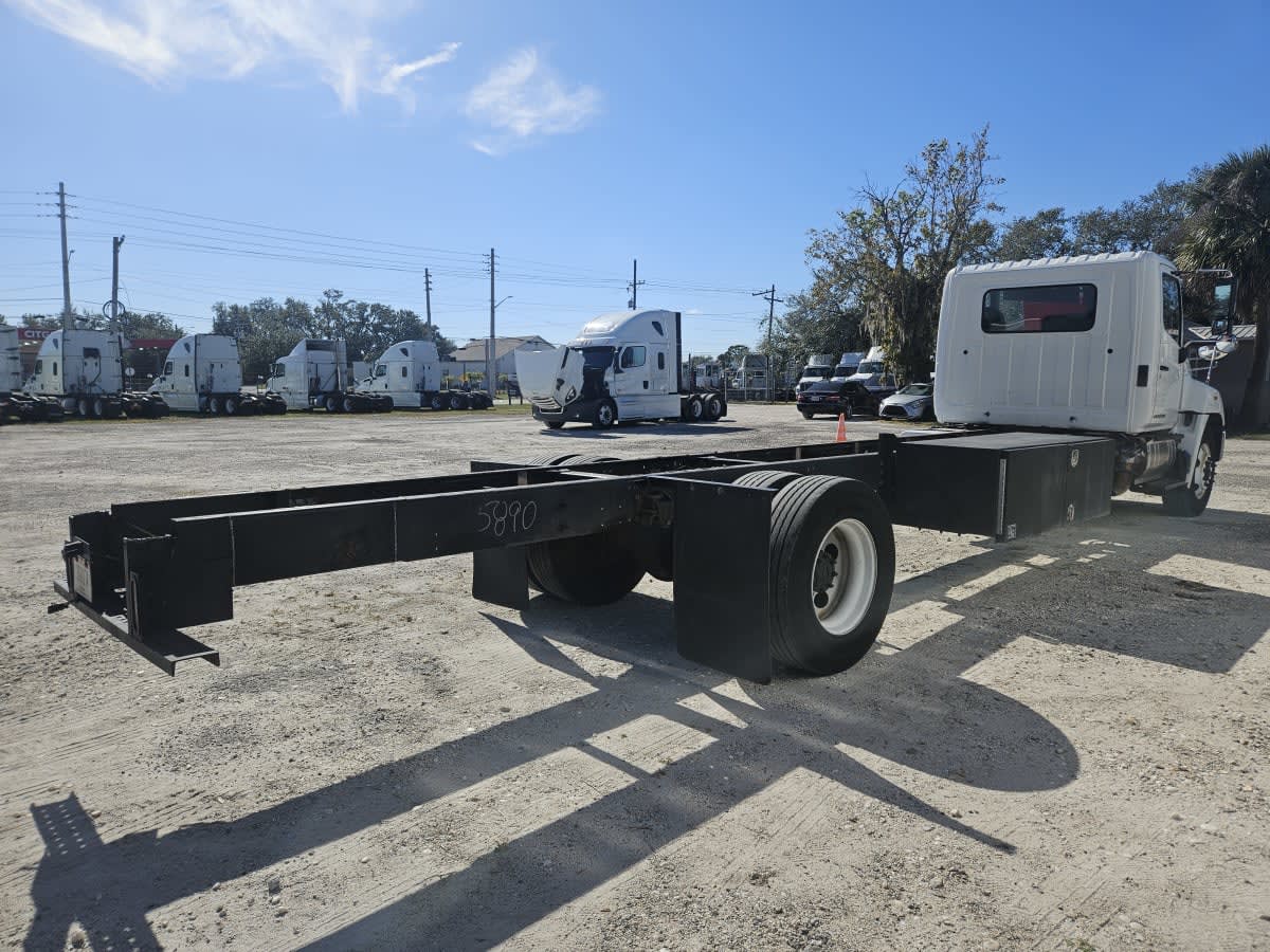 Used 2016 Hino 338 - photo 6