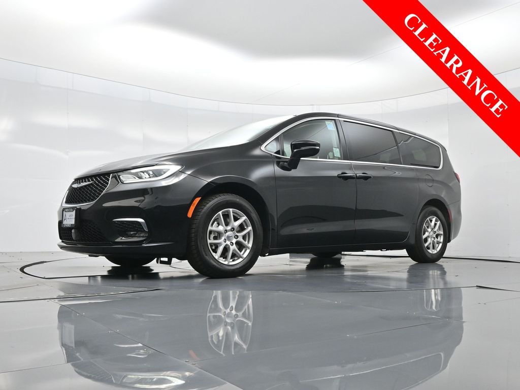 Used 2024 Chrysler Pacifica - photo 24