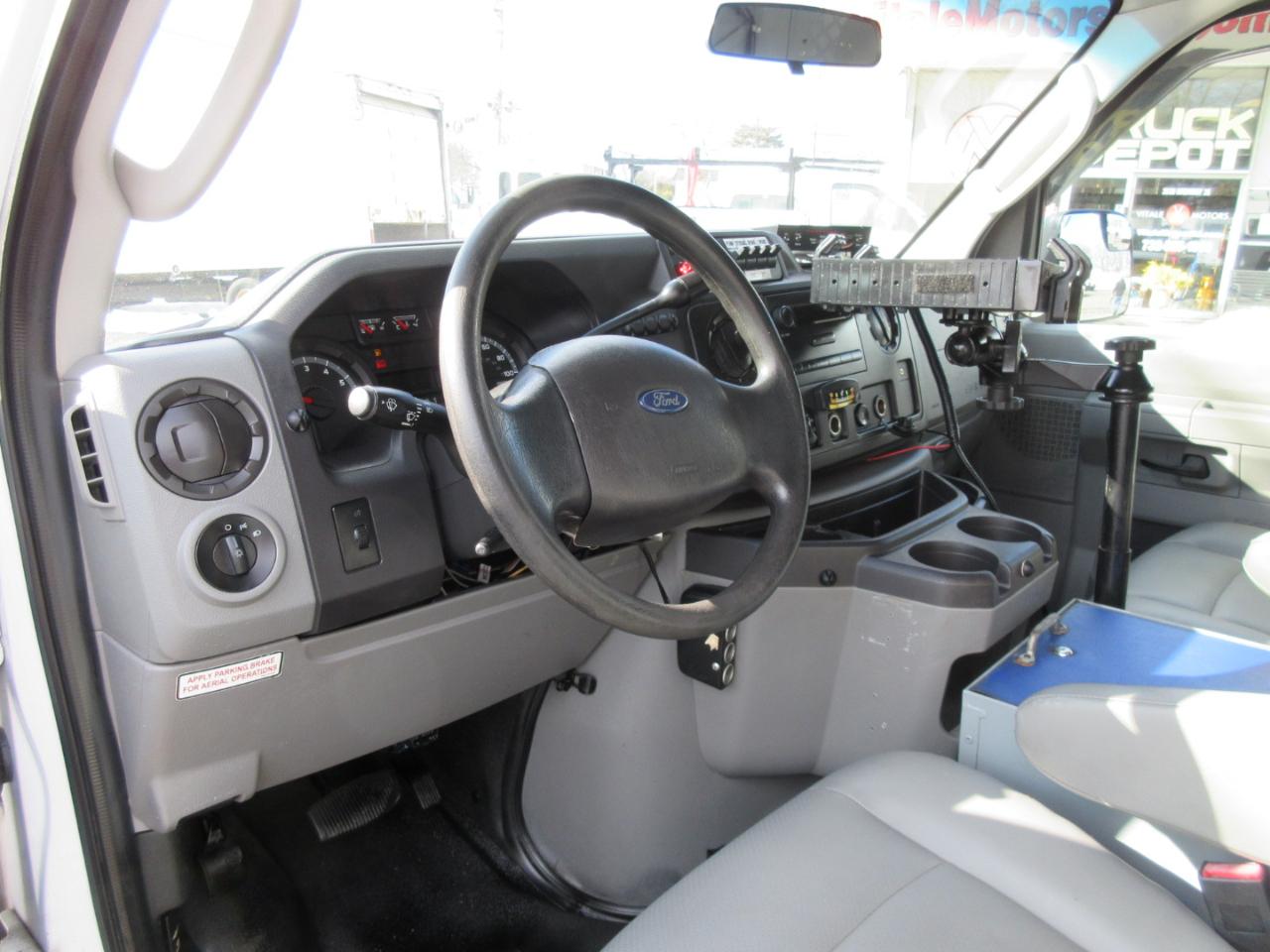 Used 2012 Ford E-350 - photo 9