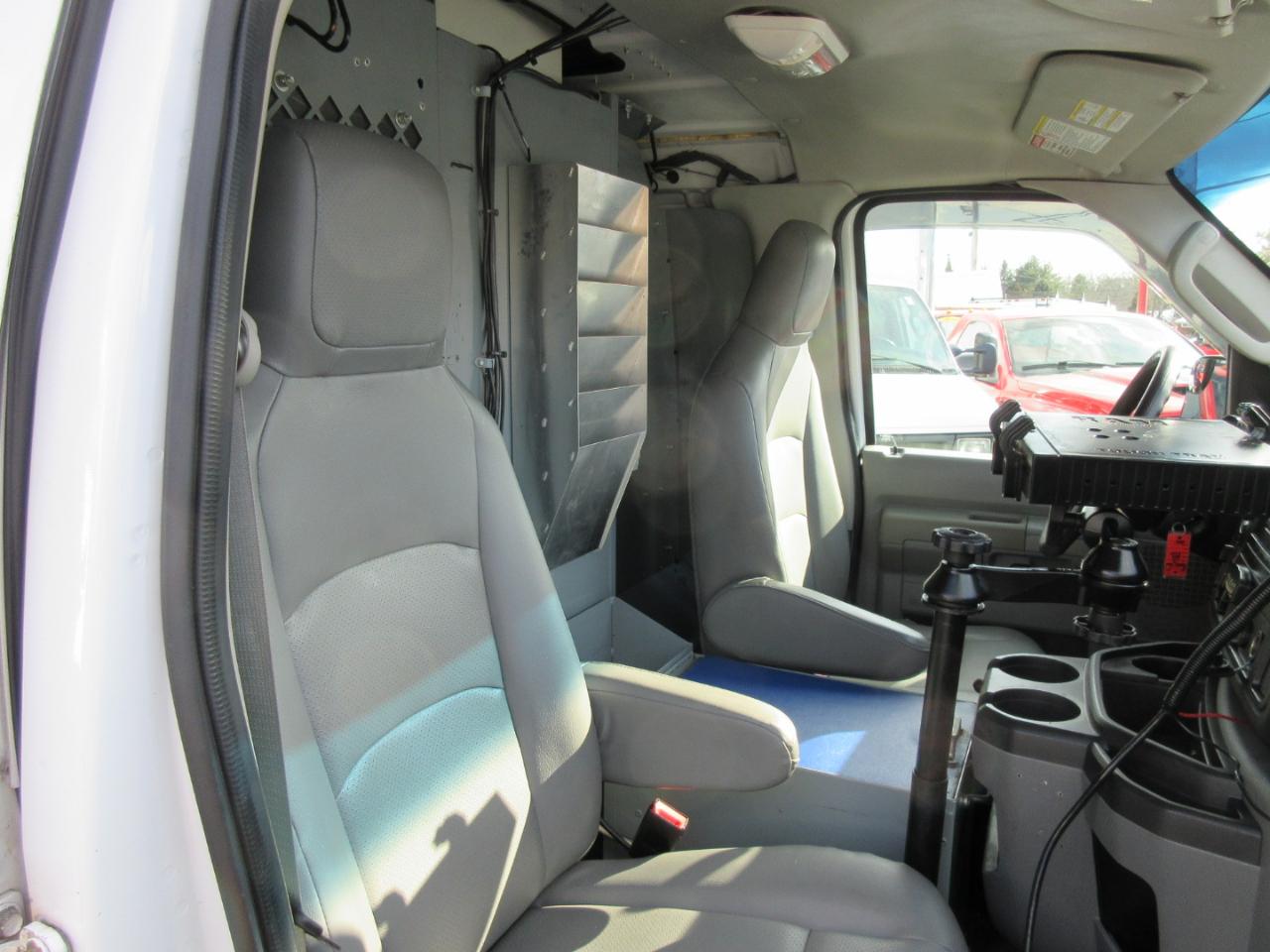 Used 2012 Ford E-350 - photo 12