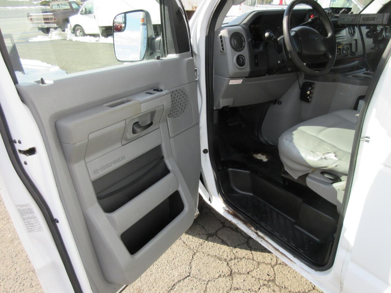 Used 2012 Ford E-350 - photo 15