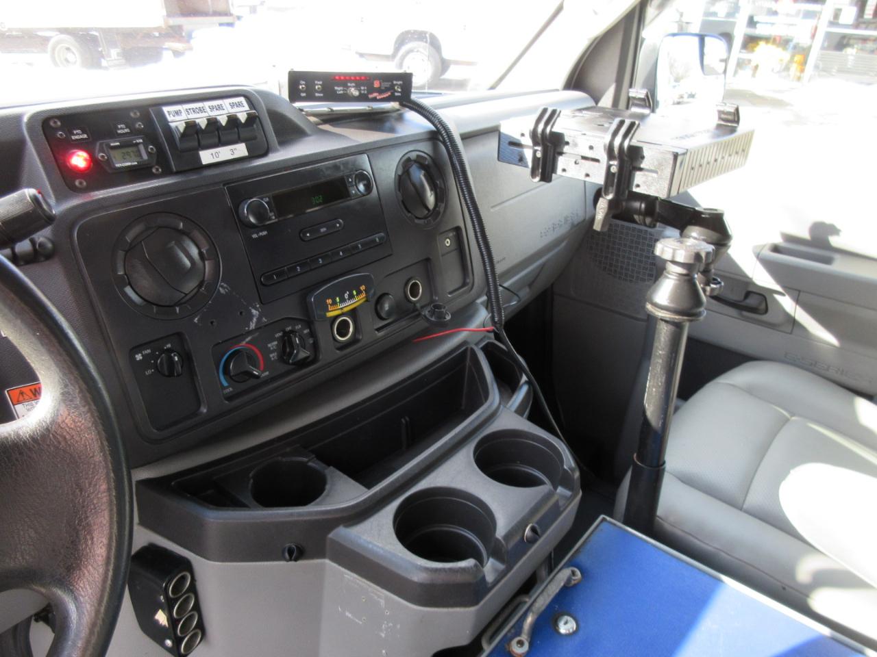 Used 2012 Ford E-350 - photo 18