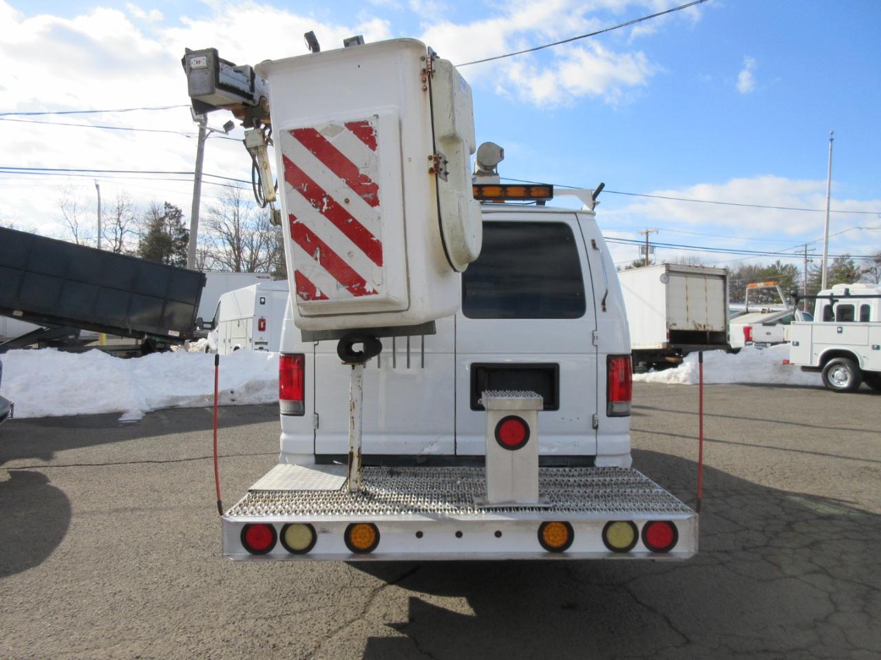 Used 2012 Ford E-350 - photo 23
