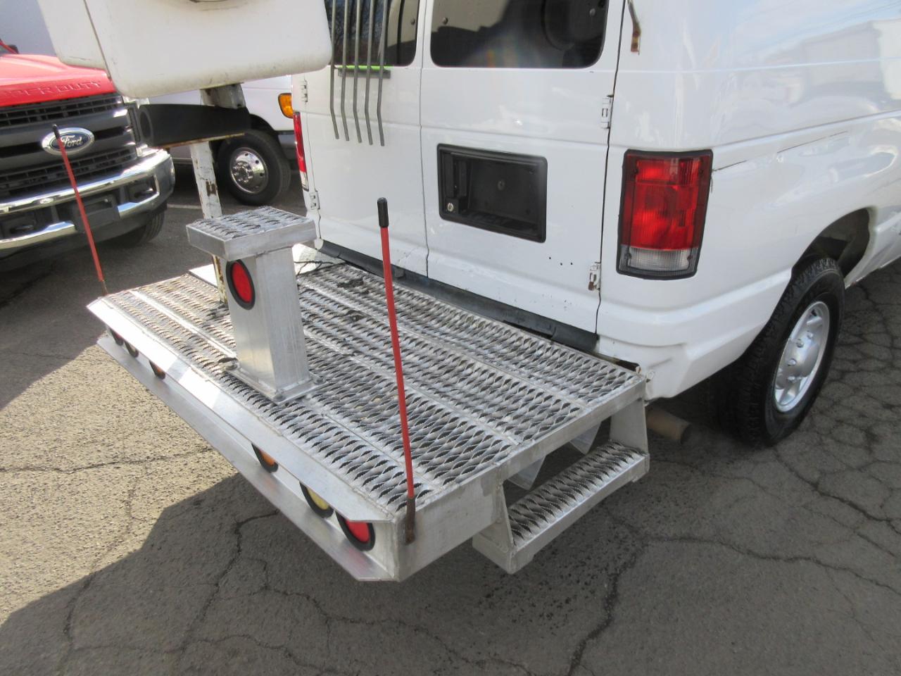 Used 2012 Ford E-350 - photo 25