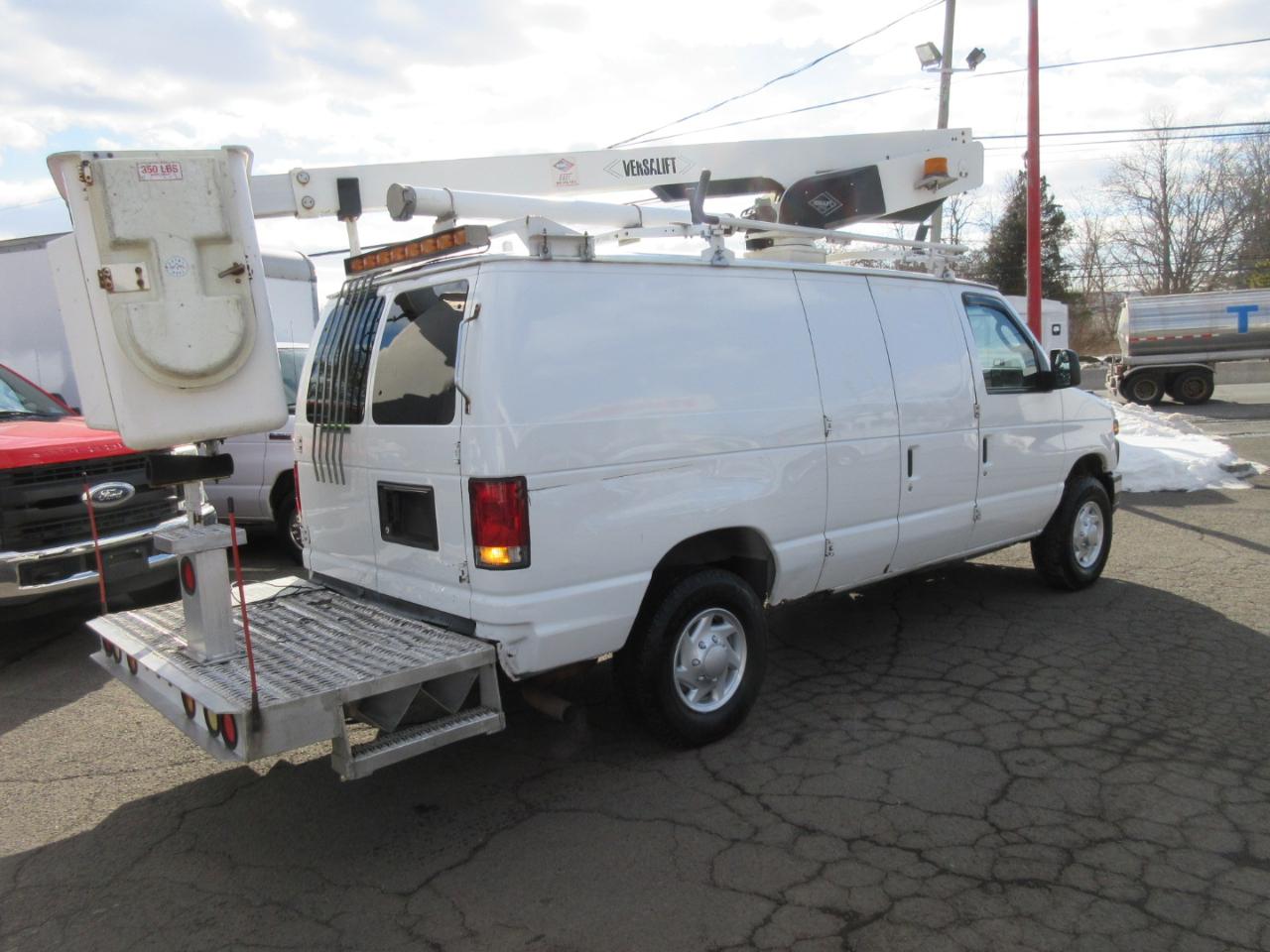 Used 2012 Ford E-350 - photo 44