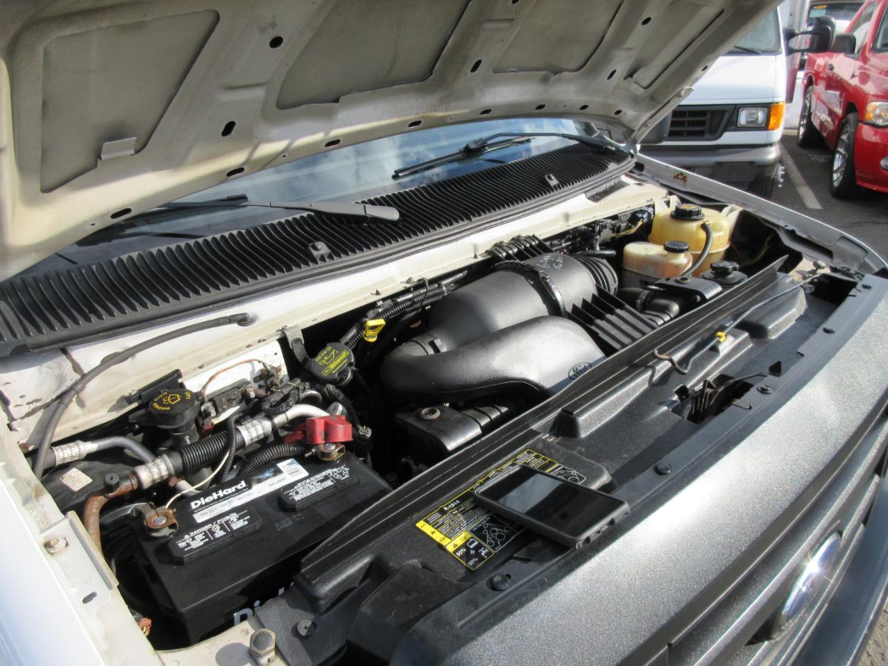 Used 2012 Ford E-350 - photo 30
