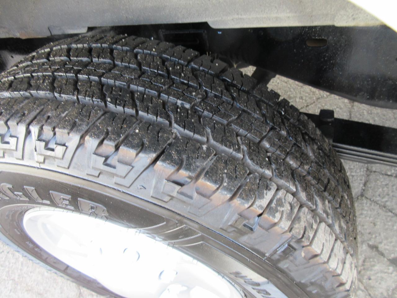 Used 2012 Ford E-350 - photo 31