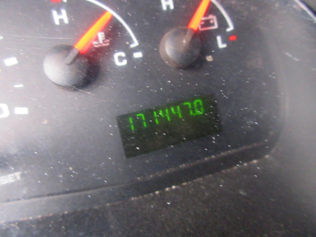 Used 2007 Ford E-350 - photo 21