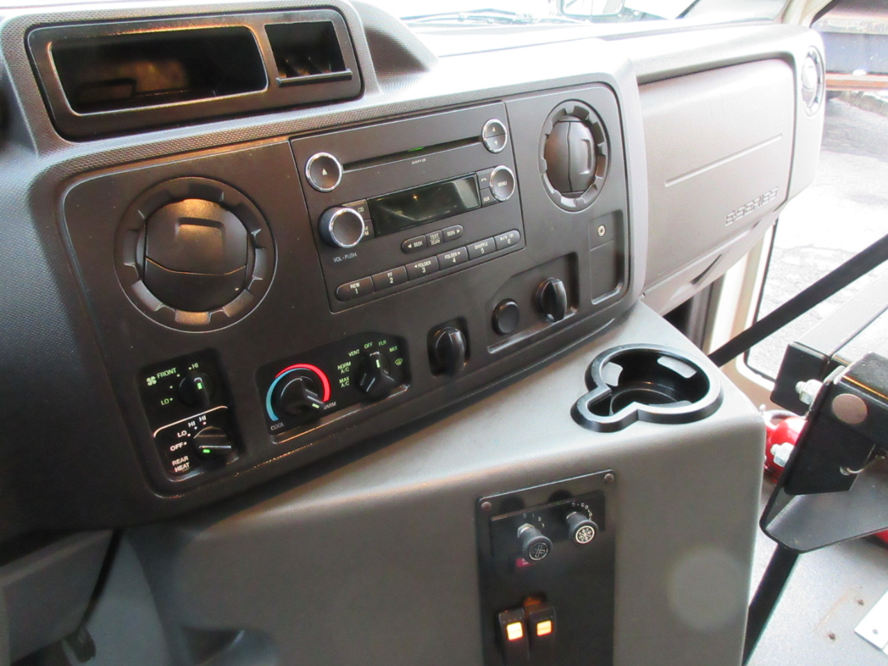 Used 2013 Ford E-450 - photo 2