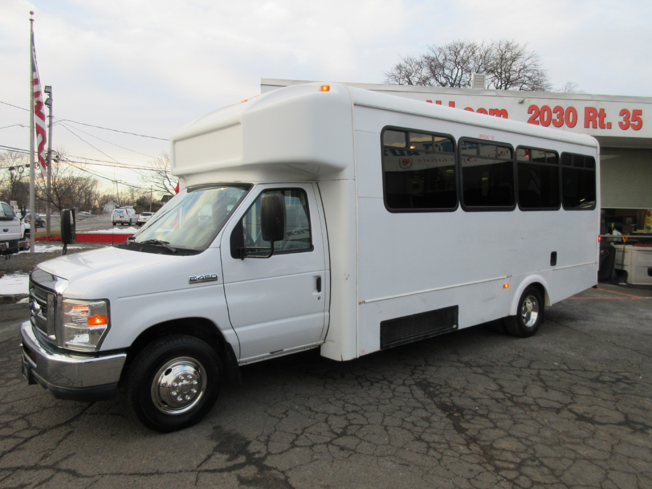Used 2013 Ford E-450 - photo 28
