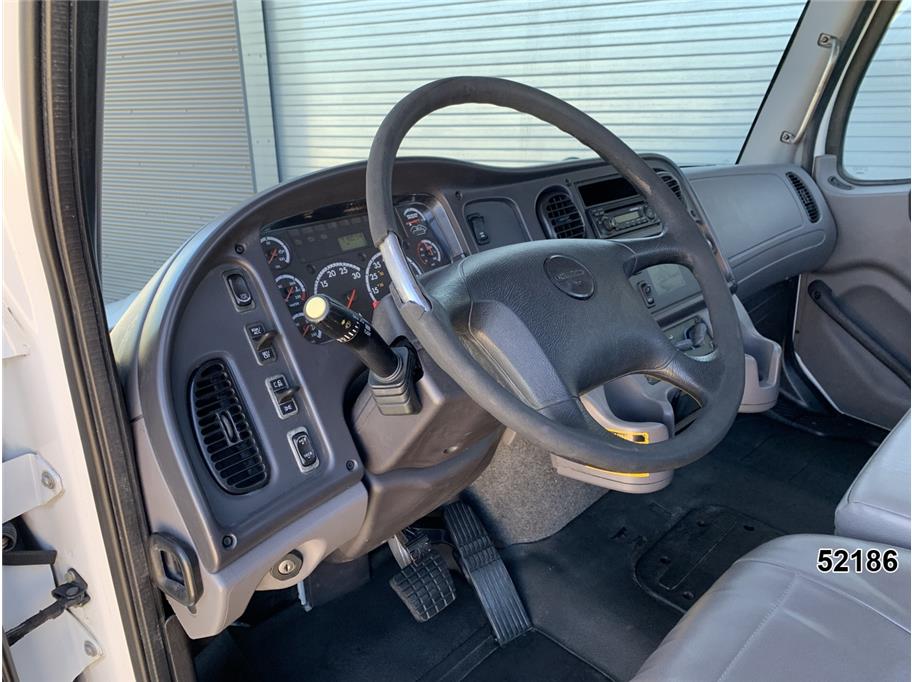 Used 2015 Freightliner M2 106 - photo 28