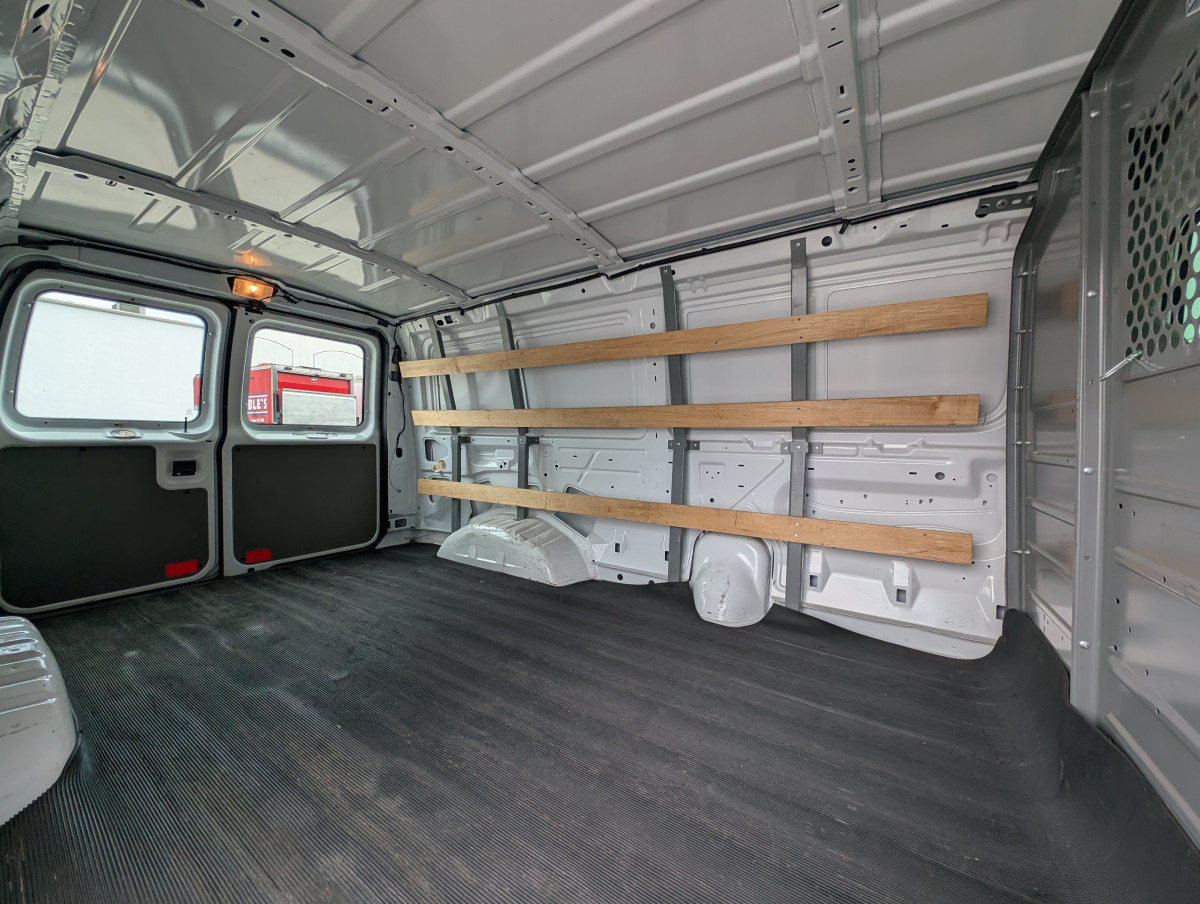 Used 2014 Ford E-250 - photo 12