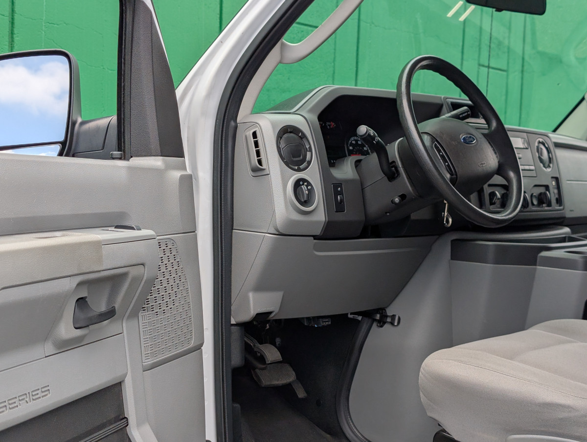 Used 2014 Ford E-250 - photo 15