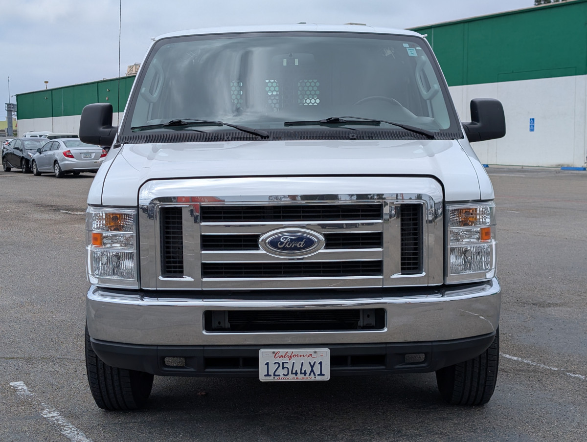 Used 2014 Ford E-250 - photo 2
