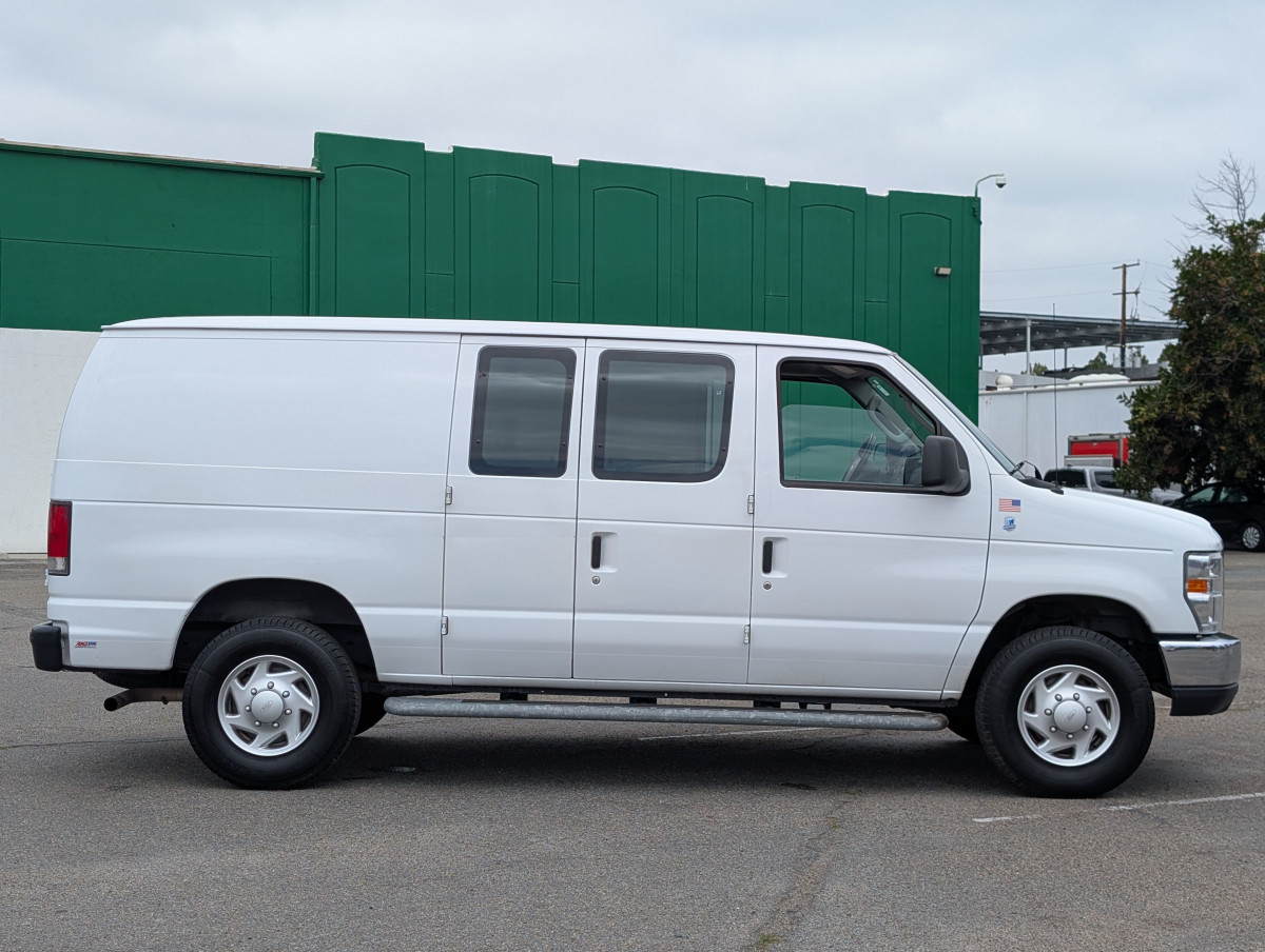 Used 2014 Ford E-250 - photo 10