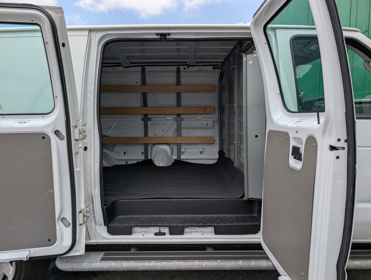 Used 2014 Ford E-250 - photo 11