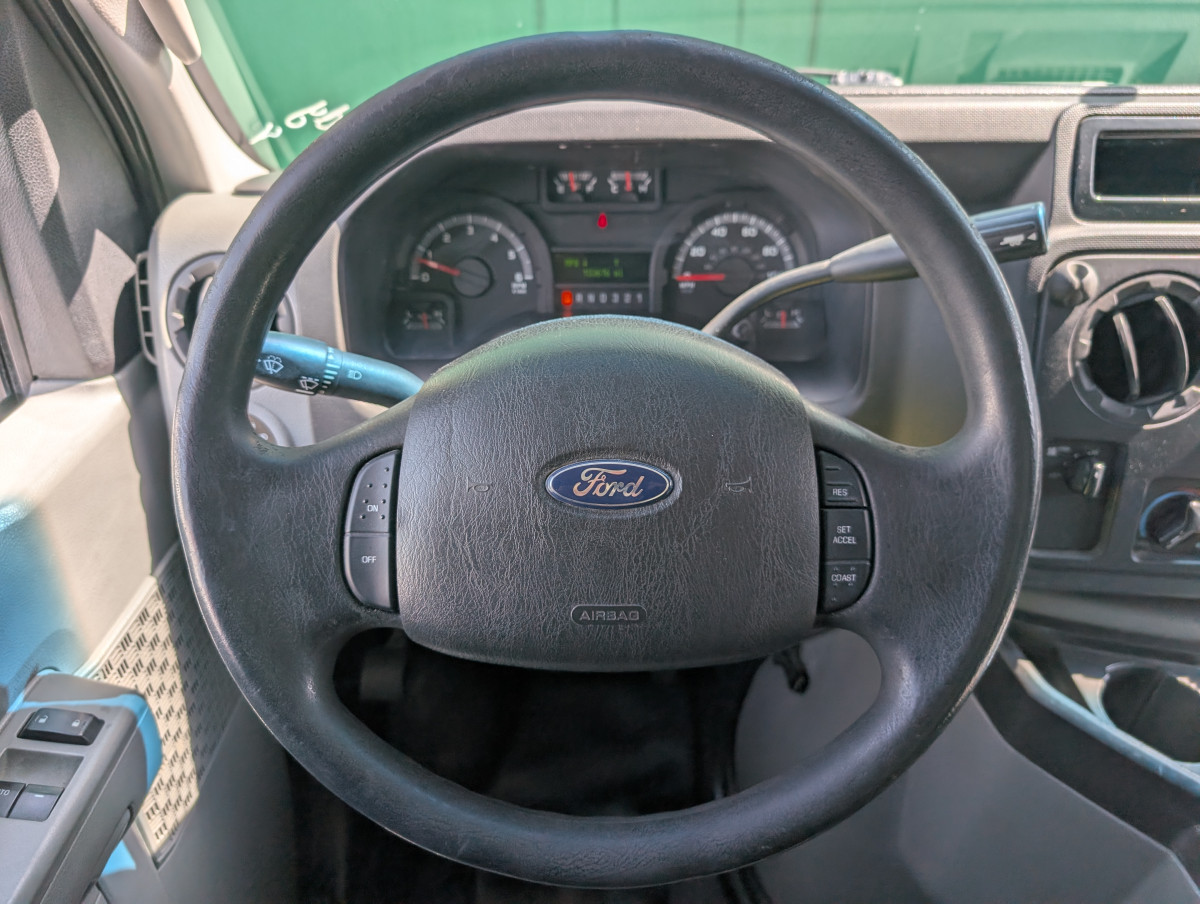 Used 2015 Ford E-450 - photo 17