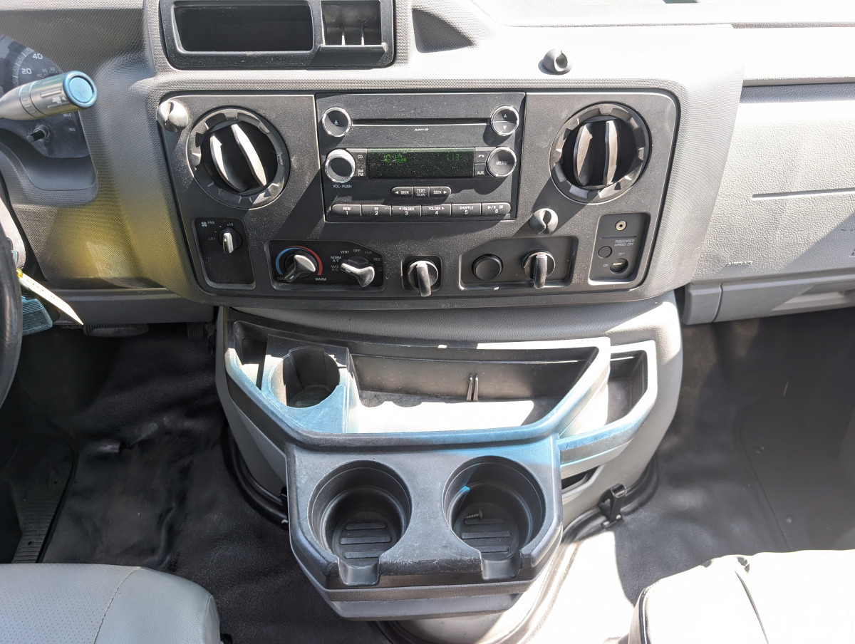 Used 2015 Ford E-450 - photo 20