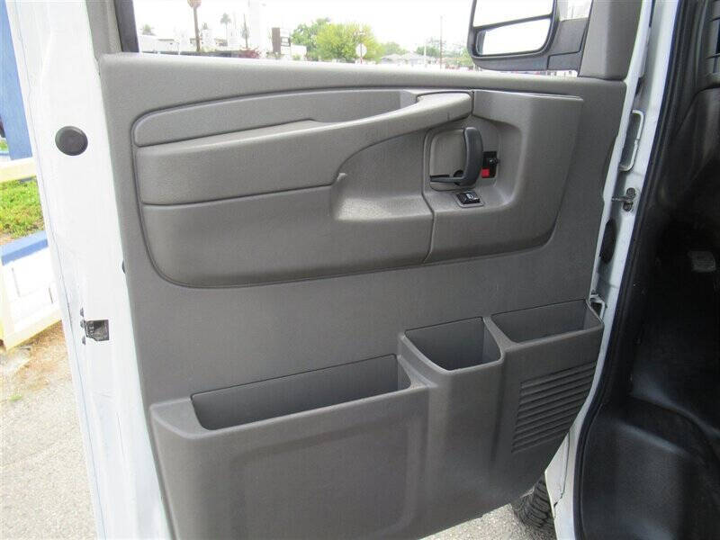 Used 2014 Chevrolet Express 2500 - photo 19