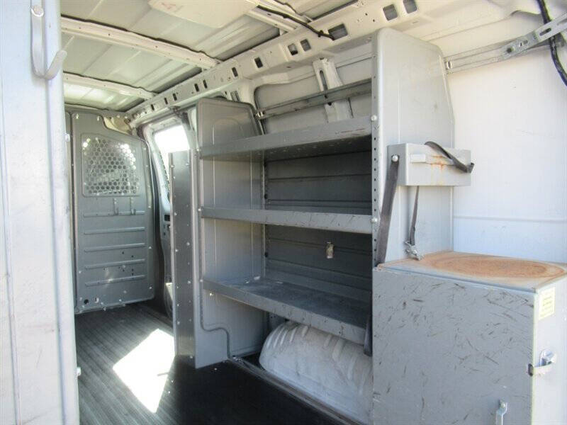 Used 2014 Chevrolet Express 2500 - photo 13