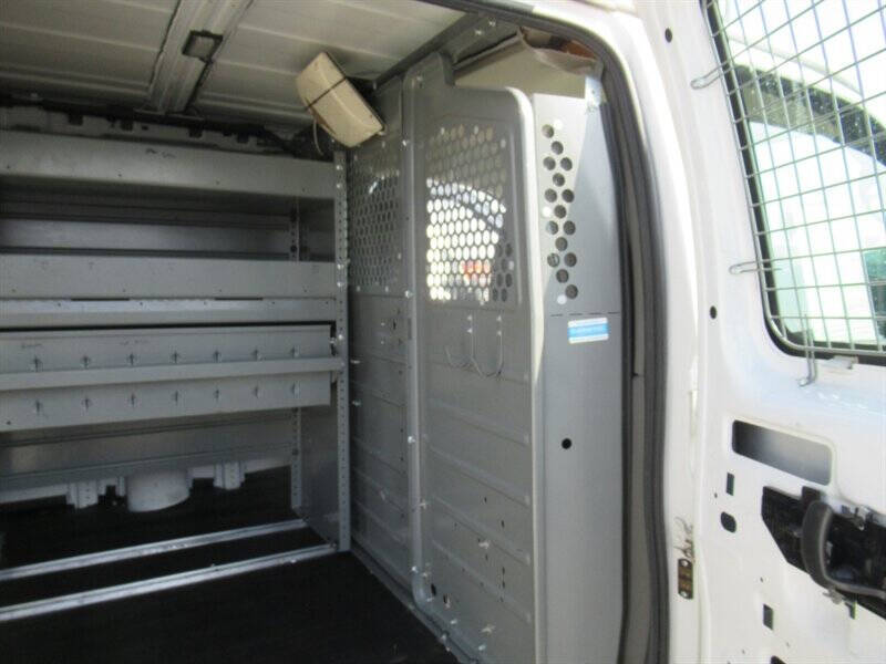 Used 2014 Chevrolet Express 2500 - photo 16