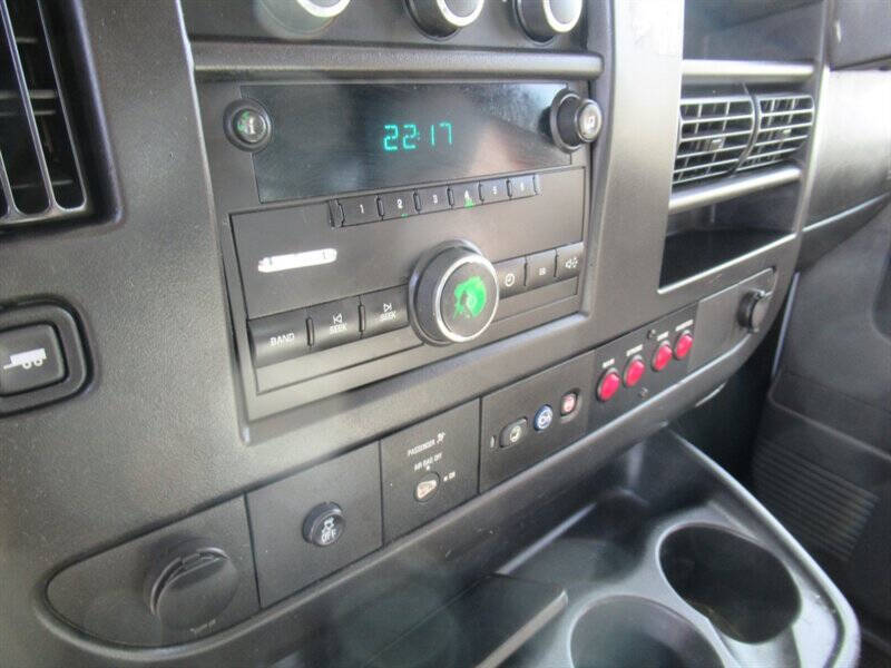 Used 2014 Chevrolet Express 2500 - photo 28