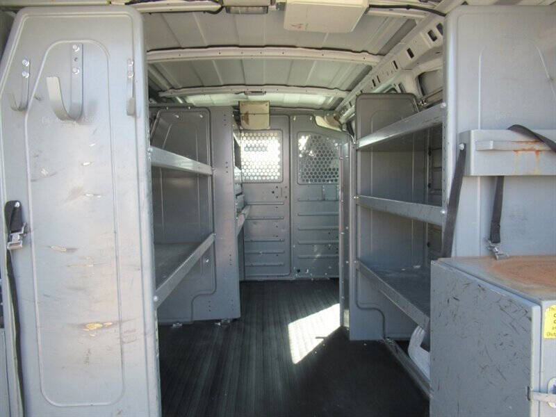 Used 2014 Chevrolet Express 2500 - photo 10