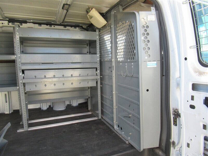 Used 2014 Chevrolet Express 2500 - photo 12