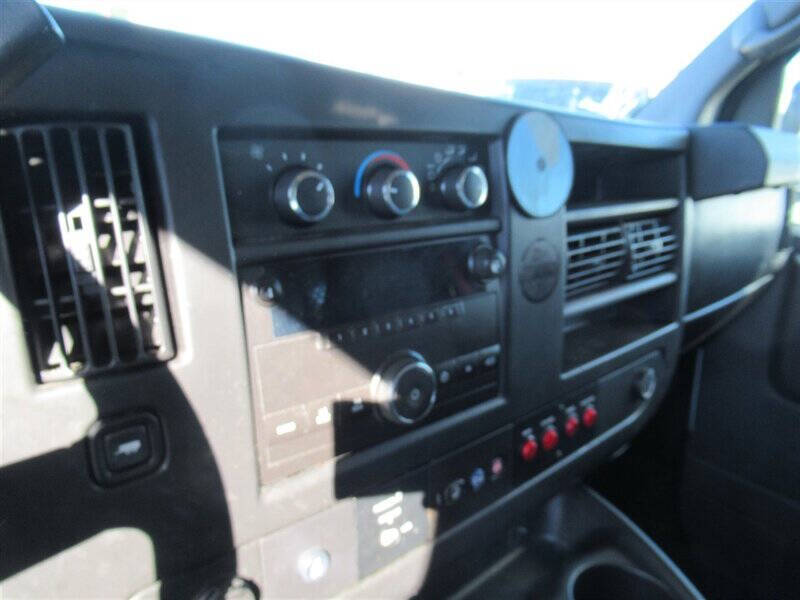 Used 2014 Chevrolet Express 2500 - photo 20