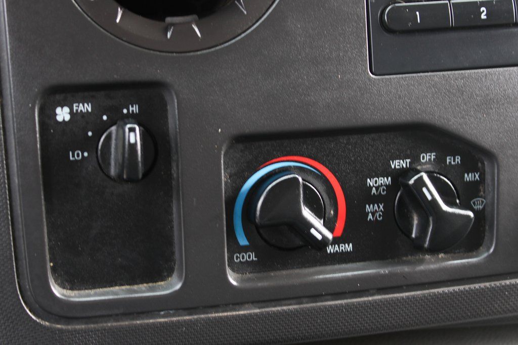 Used 2014 Ford E-350 - photo 30