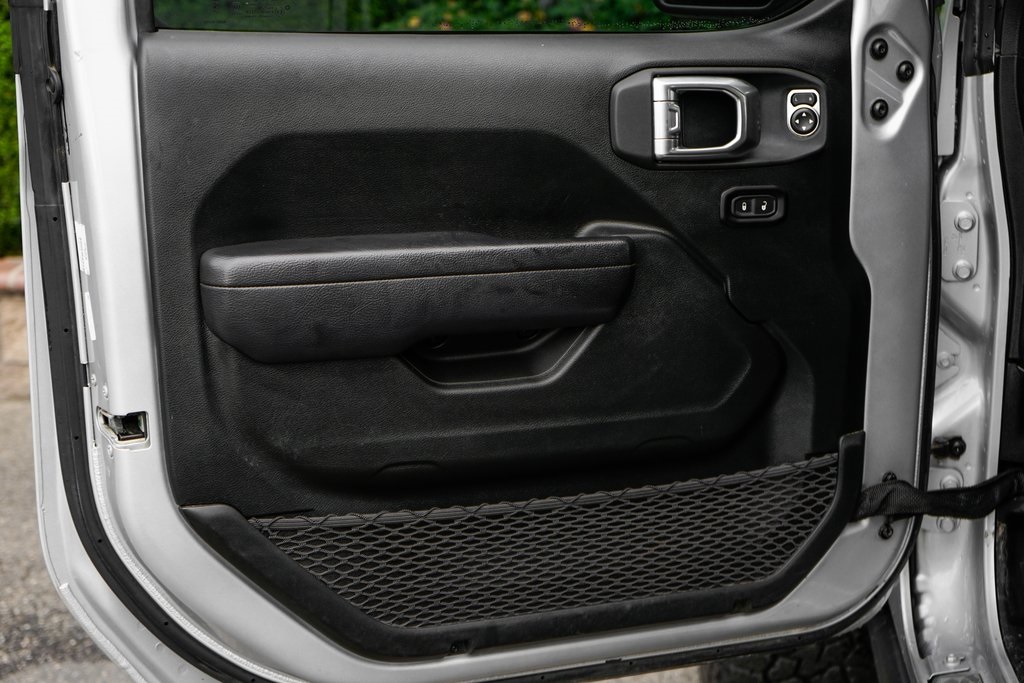Used 2024 Jeep Gladiator - photo 17