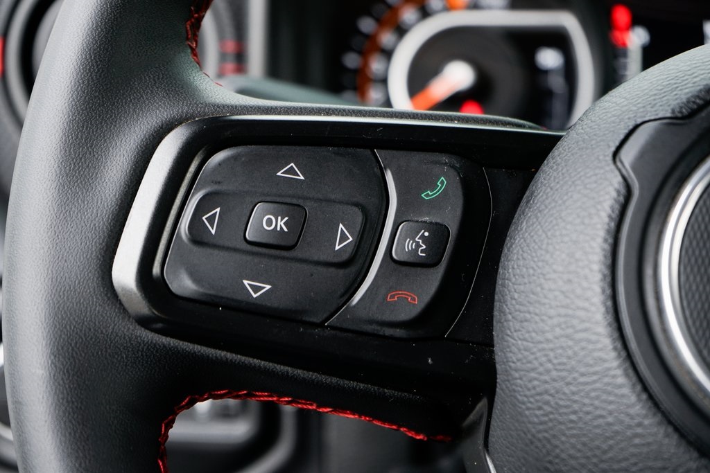 Used 2024 Jeep Gladiator - photo 24