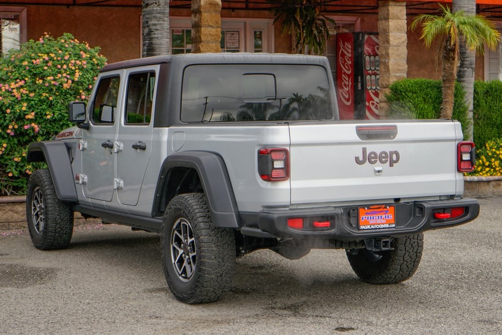 Used 2024 Jeep Gladiator - photo 8