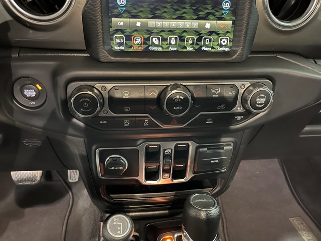 Used 2023 Jeep Gladiator - photo 25