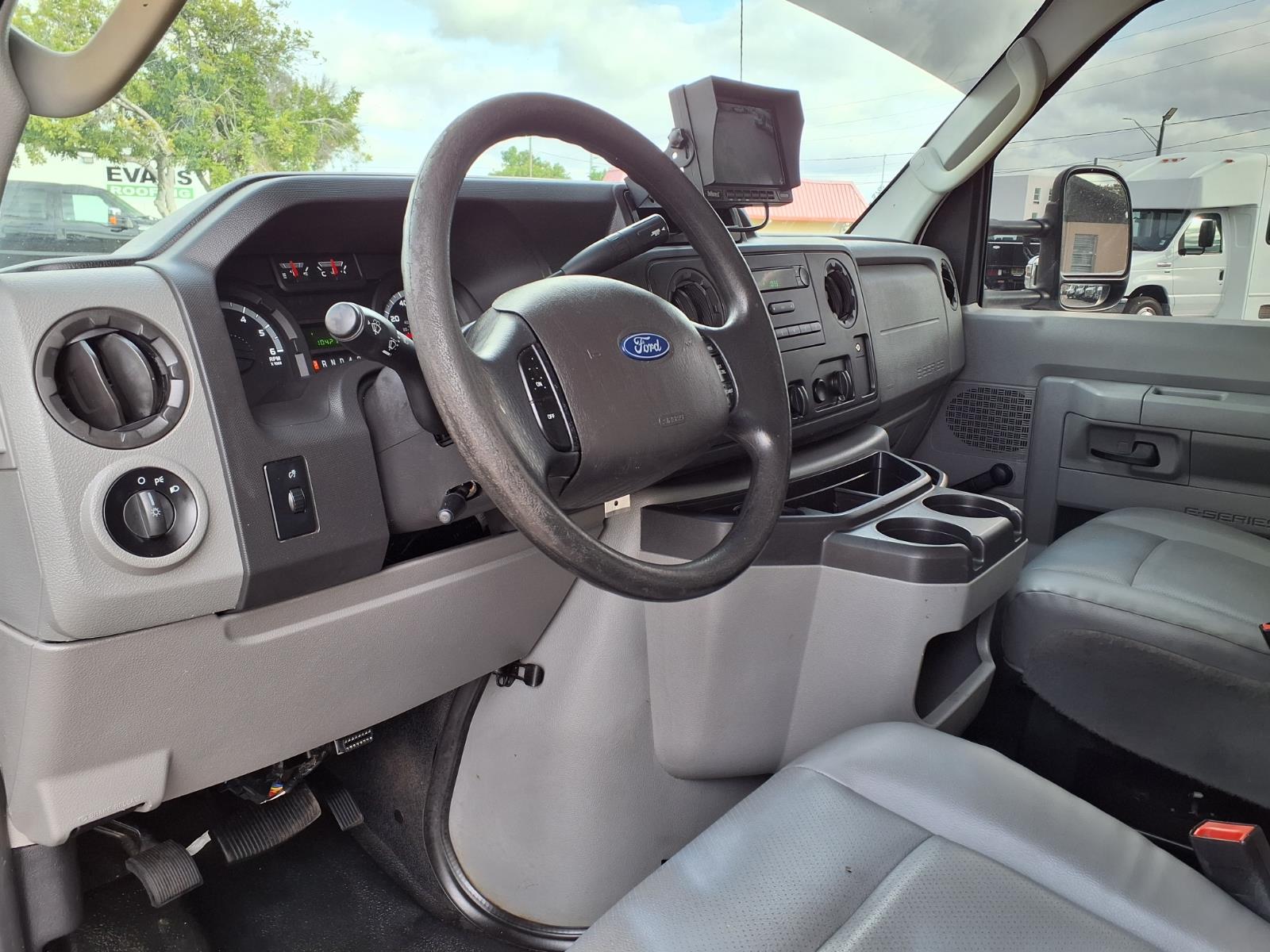 Used 2017 Ford E-350 - photo 12