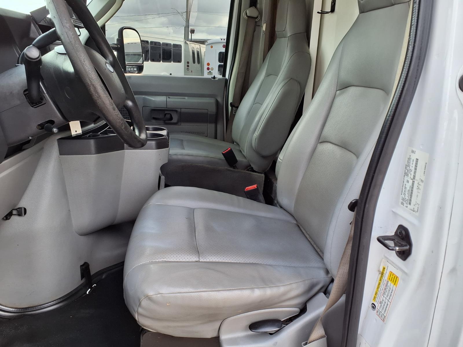 Used 2017 Ford E-350 - photo 16