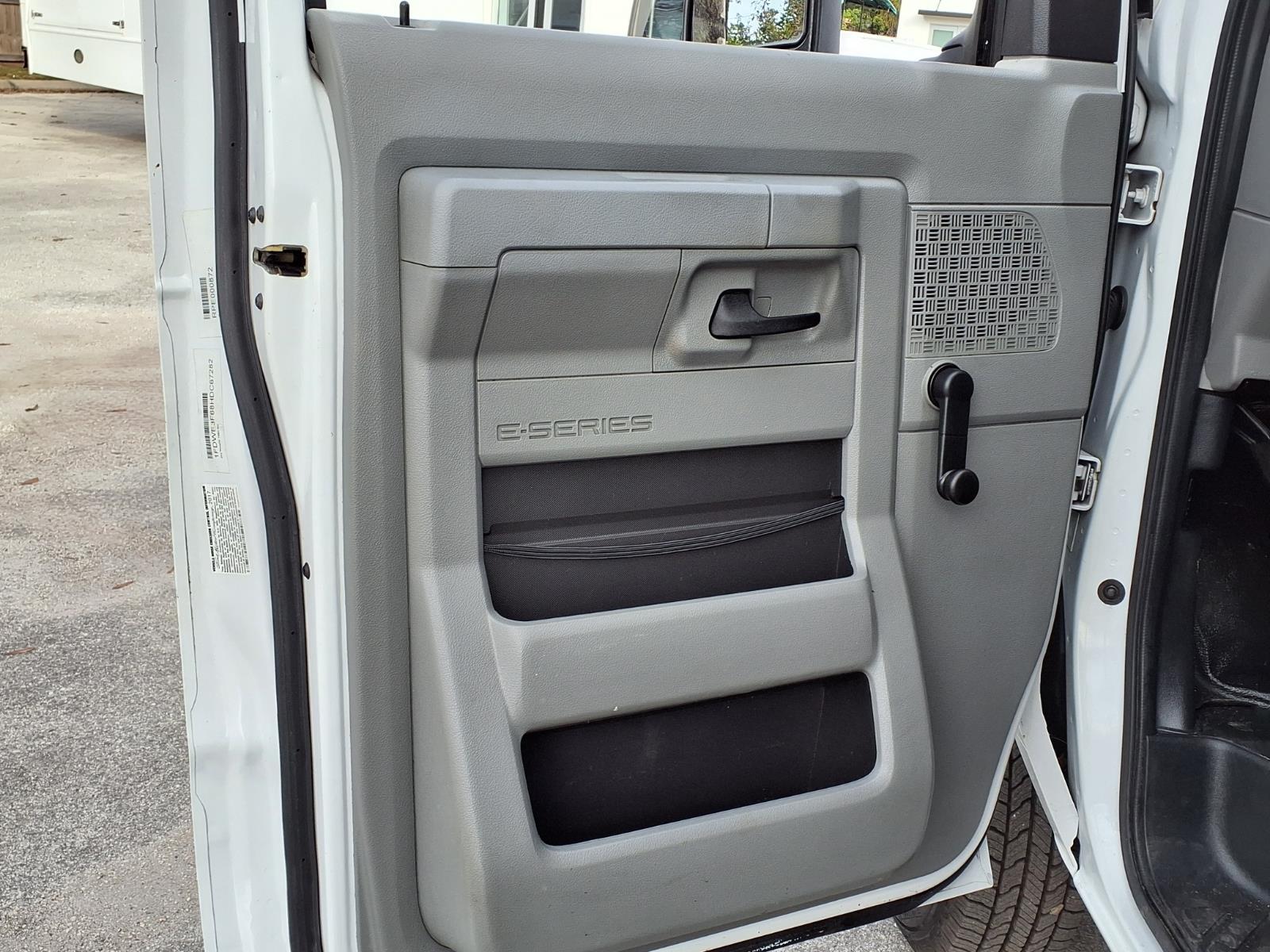 Used 2017 Ford E-350 - photo 17