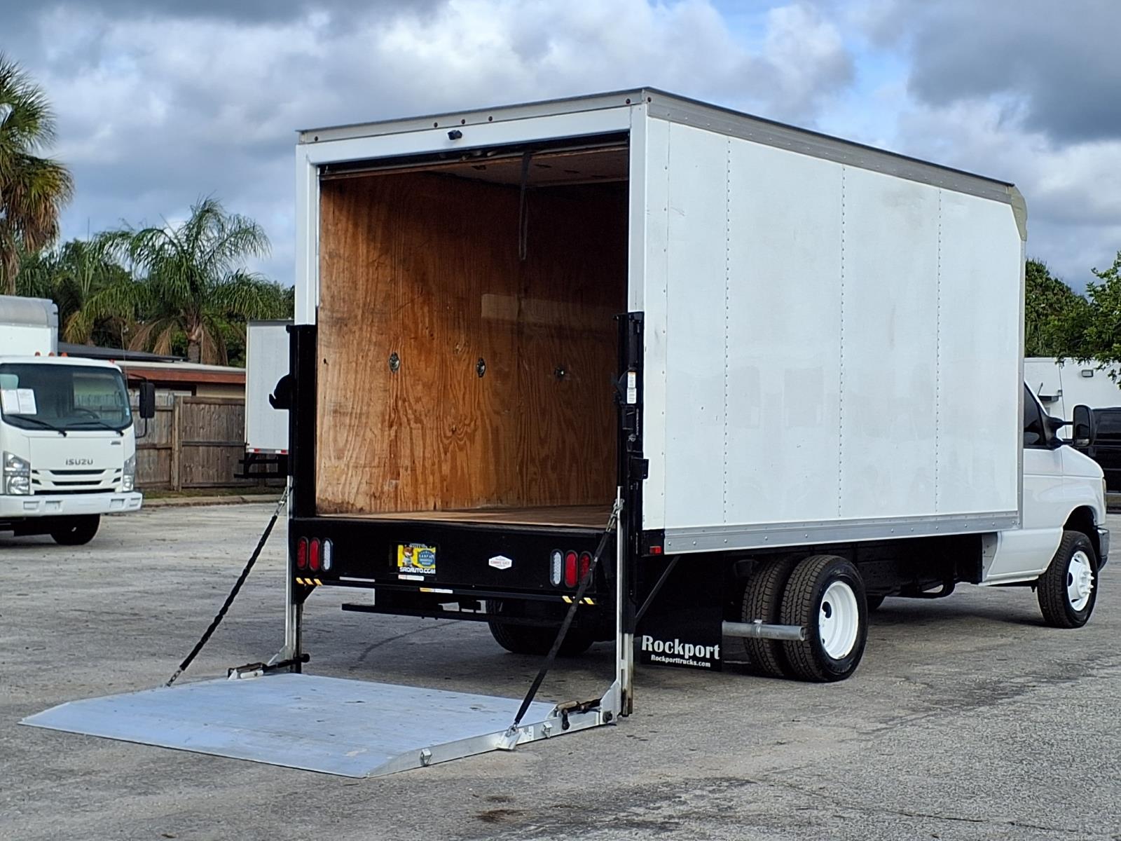 Used 2017 Ford E-350 - photo 18