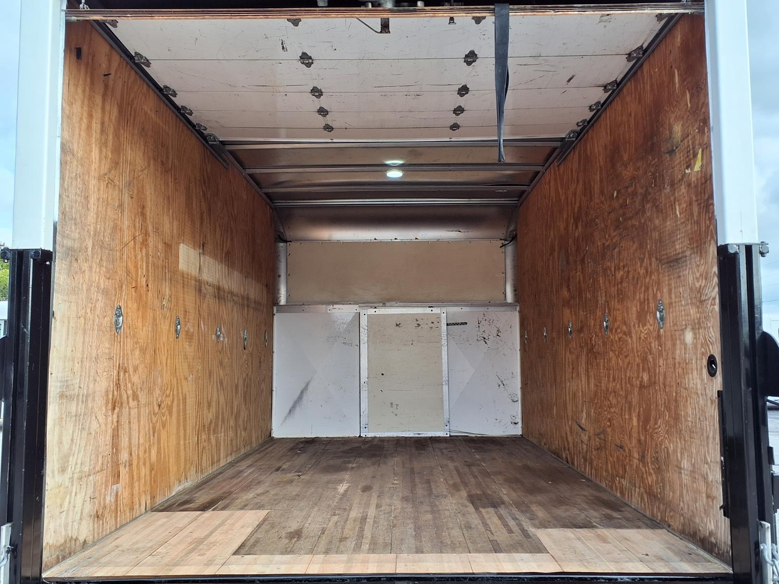 Used 2017 Ford E-350 - photo 21